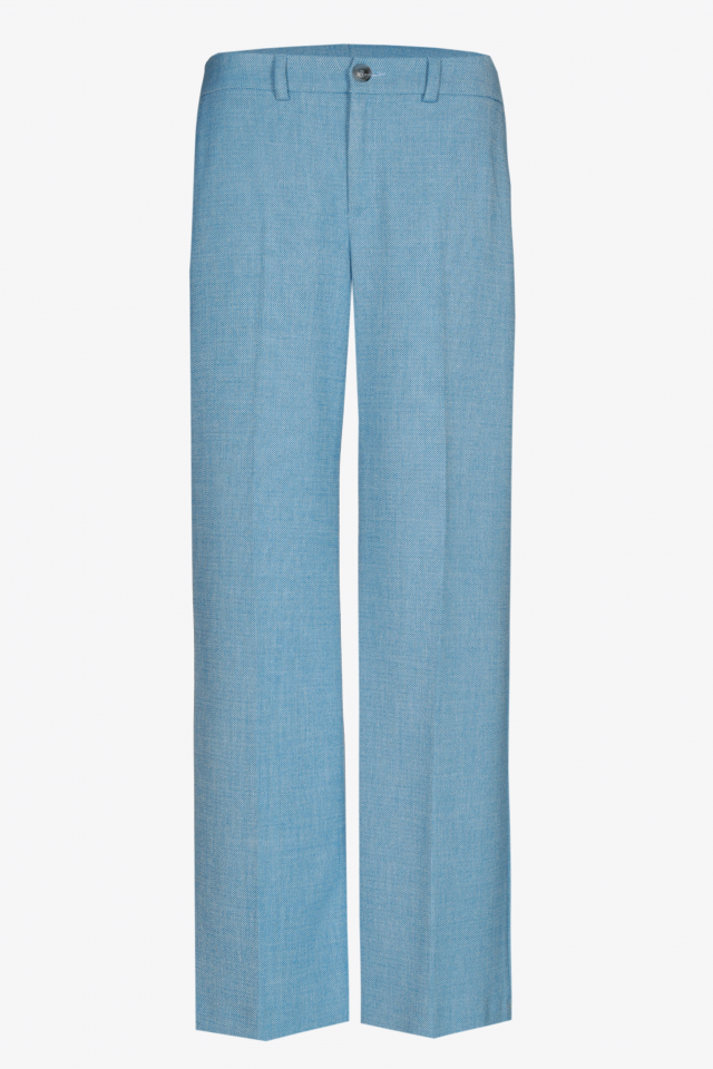 Timeless trousers with wide legs