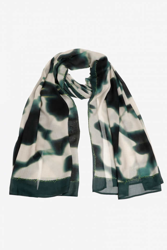 Scarf with graphic print