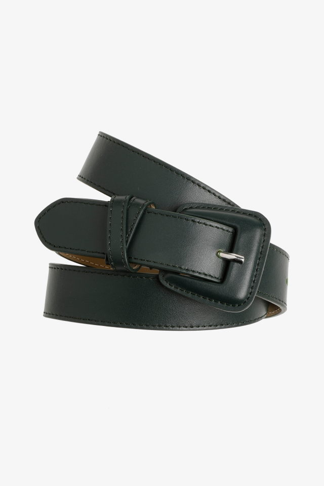 Leather belt with rounded buckle